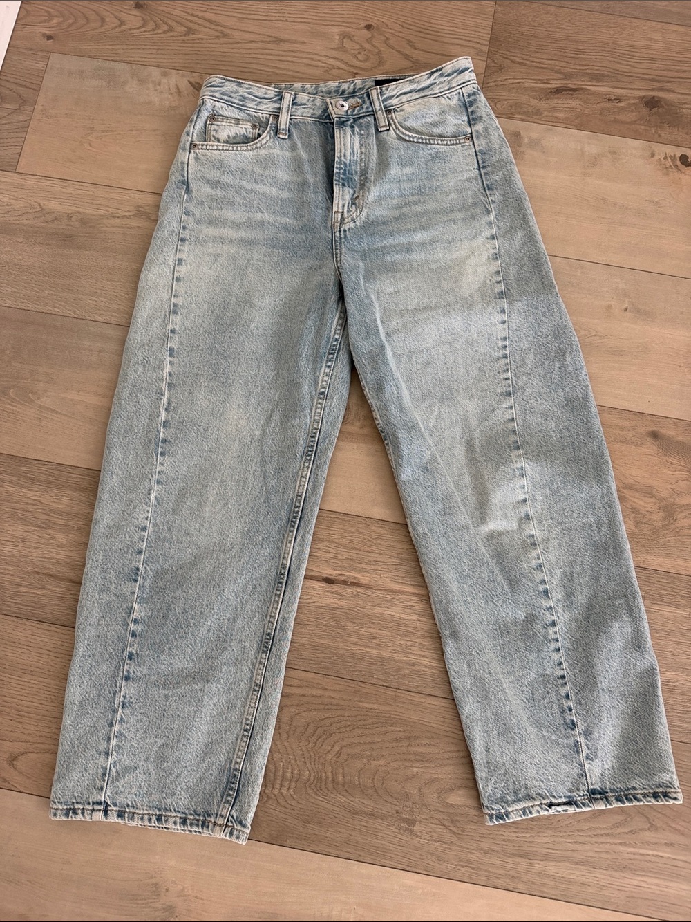 Zara ZW Collection mid rise ankle relaxed jean. Light wash